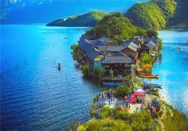 當(dāng)女兒國(guó)碰上摩梭轉(zhuǎn)山節(jié)，瀘沽湖是這種別樣的美